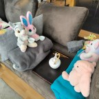 Teezeremonie auf dem Sofa